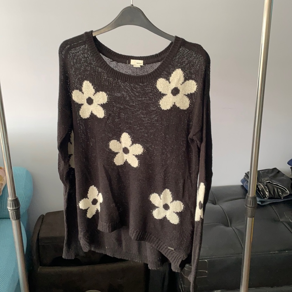 Knit Daisy Pattern Garage Long Sleeve Top